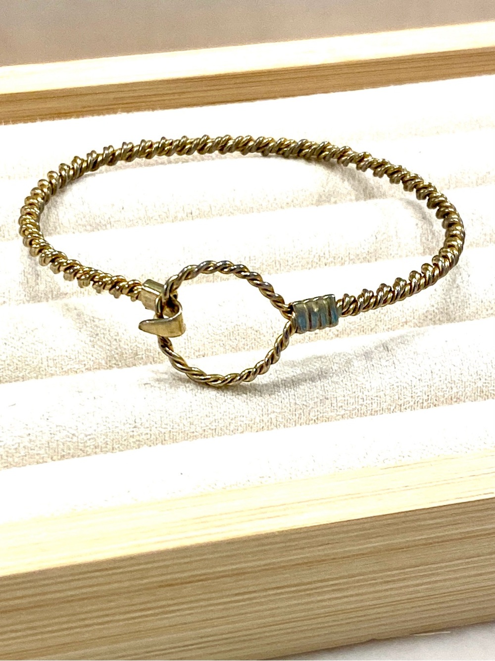 Vintage Antiqued Gold Twisted Rope Wire Hook Bangle Bracelet Open Circle Loop